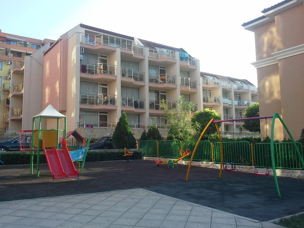 Tropics Hotel Sveti Vlas Exterior foto