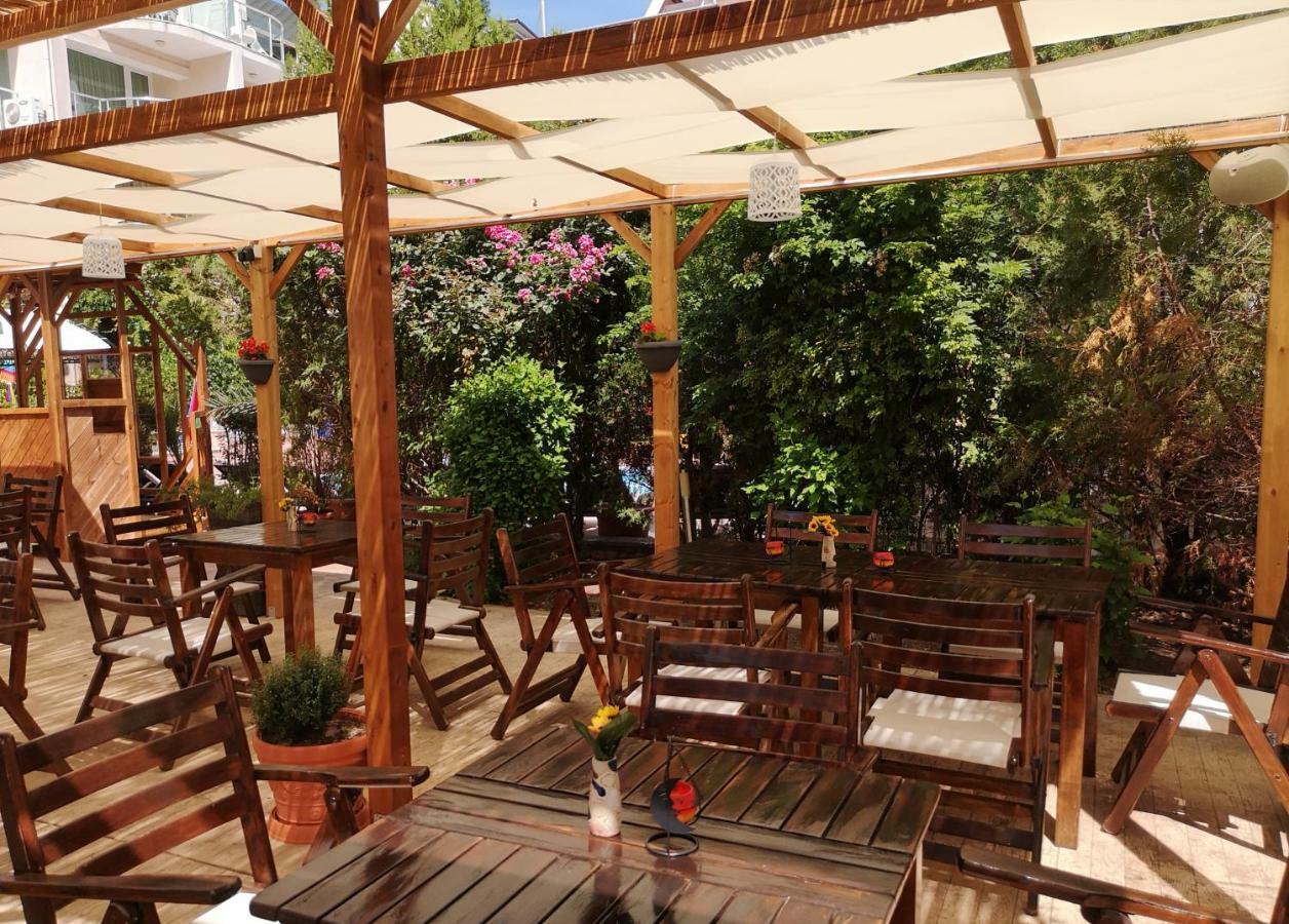 Tropics Hotel Sveti Vlas Exterior foto